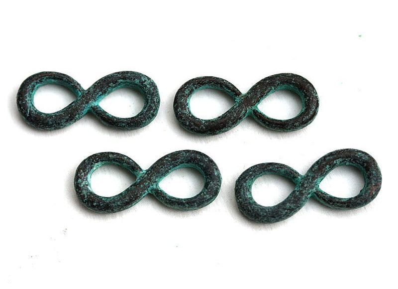 4pc Infinity charms Green patina on copper link connector 20mm