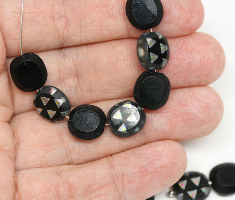 10x9mm Black flat oval glass beads mix Silver triangles - 12Pc