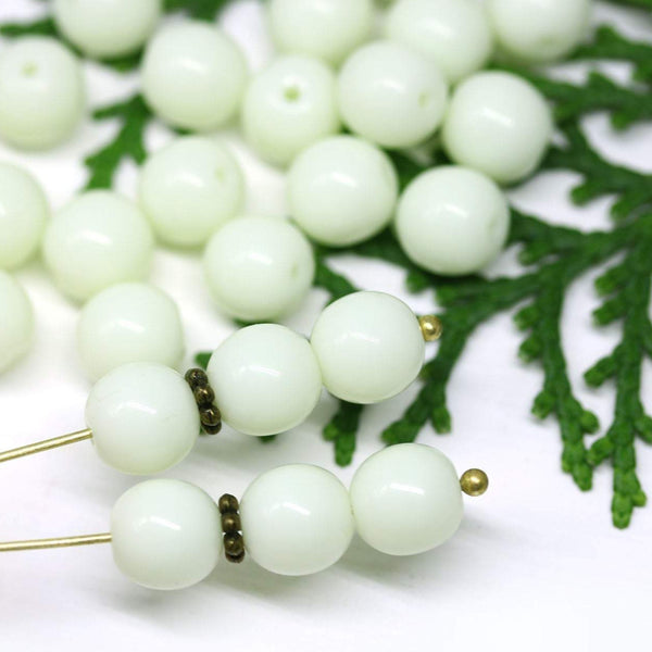 8mm Pale green czech glass round beads, 30Pc