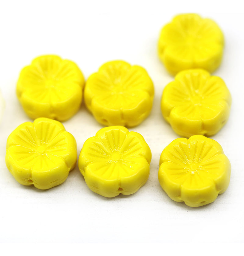 14mm Yellow pansy flower, Czech glass flat daisy pressed beads - 8Pc