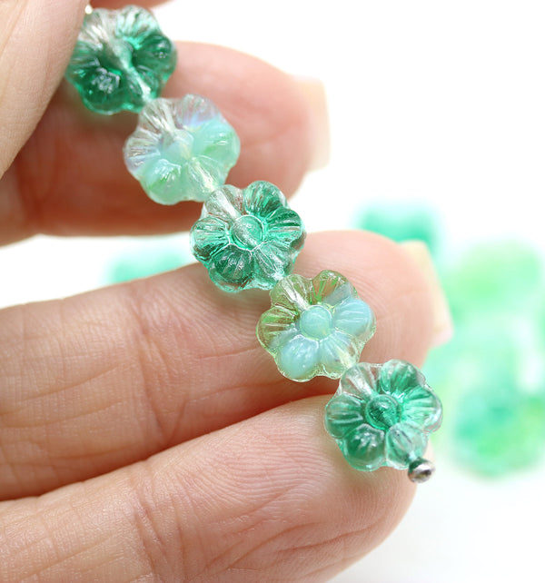8mm Green daisy flower czech glass beads, 20pc
