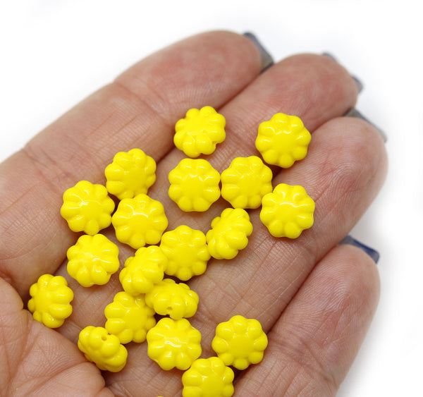 9mm Yellow flower beads Czech glass daisy - 20Pc