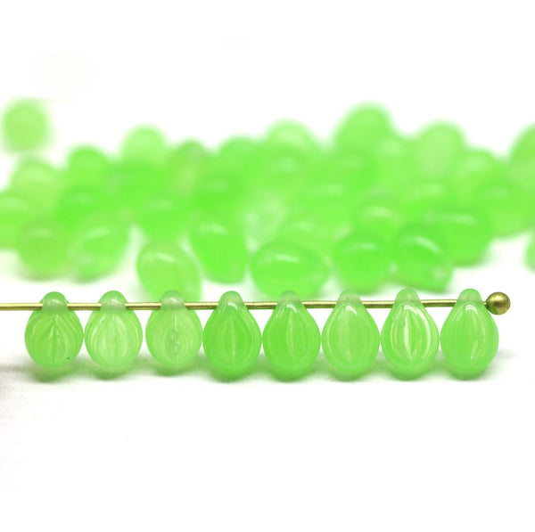 5x7mm Green glass drops, czech teardrop beads, 50pc