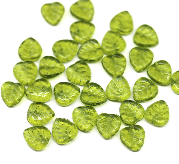 9mm Heart shaped triangle Green leaf glass beads - 30pc