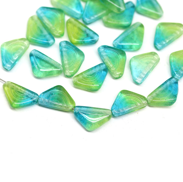 12x7mm Blue green triangle beads Czech glass 25Pc
