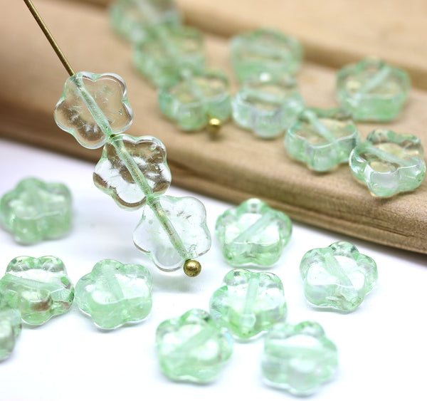 8mm Light green flower beads, czech glass, 20pc
