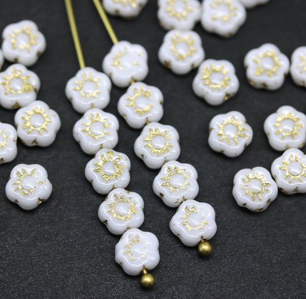 6mm White daisy flower czech glass beads, golden inlays, 40pc