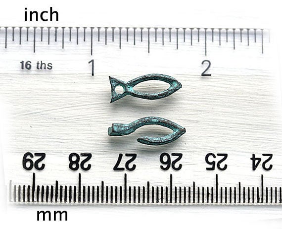 2 sets Hook and eye fish clasp green Patina on copper
