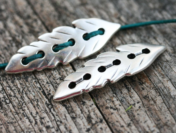 1pc Antique silver feather connector for cord