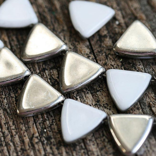 13mm Triangle, White and Silver side drilled glass beads - 15Pc