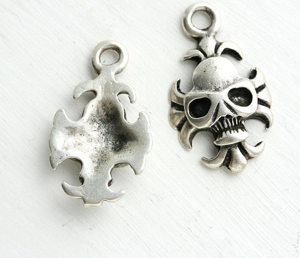 2pc Antique Silver Skull charms Halloween