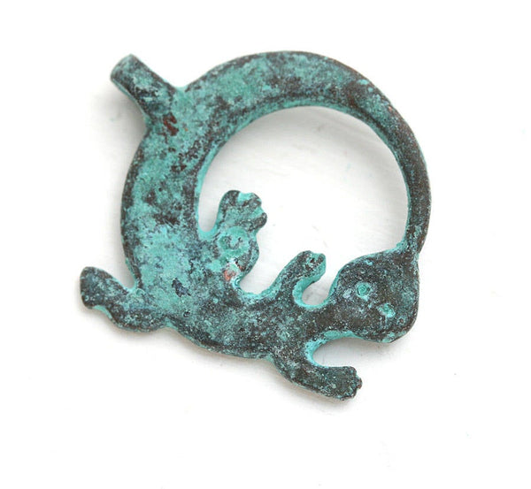 Lizard pendant Green patina Gecko