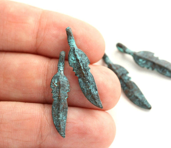 4pc Copper feather charms 28mm, Green patina