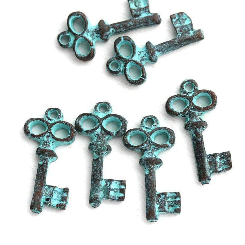 6pc Green patina copper Small Skeleton key charms