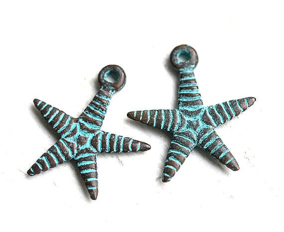 4pc Starfish charms, Green patina copper 26mm