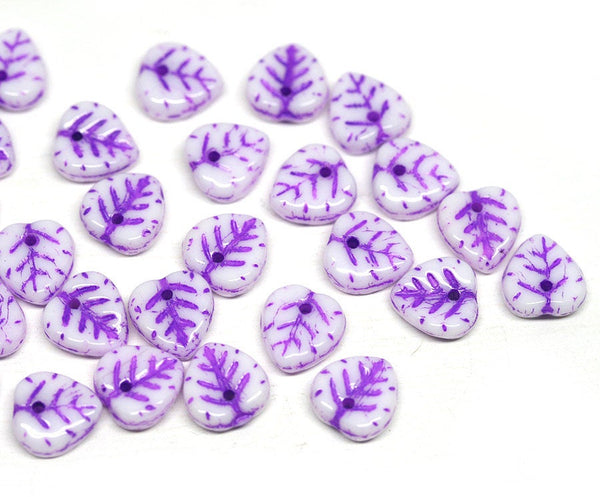9mm Heart shaped triangle leaf beads Czech glass small leaves petals - 30pc