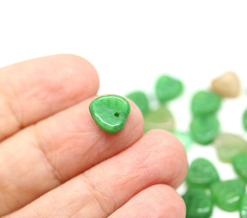 9mm Green leaf beads, Heart shaped triangle leaf, Czech glass - 50pc