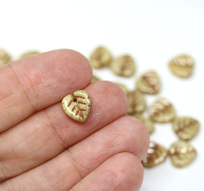 9mm Picasso beige leaf glass beads, Heart shaped triangle leaf - 40pc
