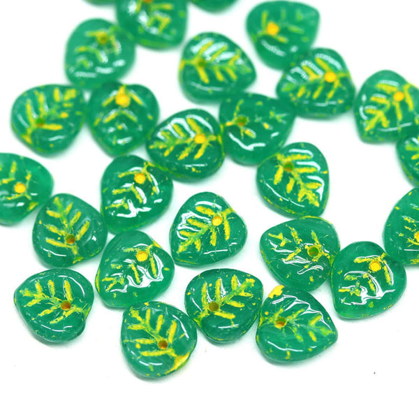 9mm Green yellow leaf beads, Heart shaped triangle leaf, Czech glass - 50pc