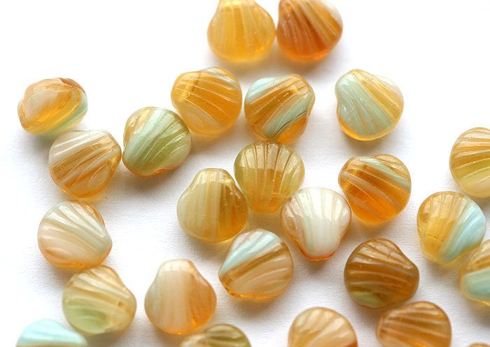 30pc Amber yellow Czech glass shell beads - 9mm
