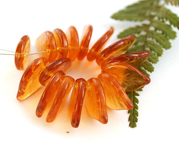 18mm Large Amber yellow leaves, czech glass, flat top drilled - 10Pc
