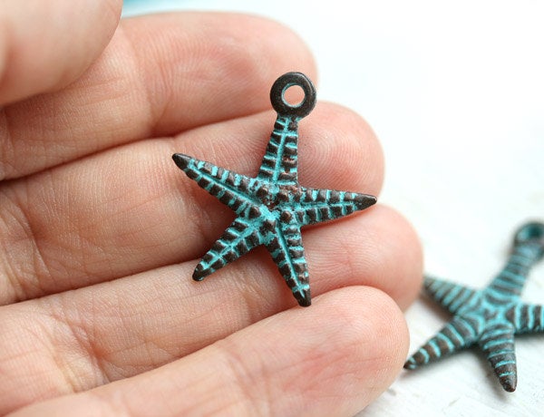 4pc Starfish charms, Green patina copper 26mm