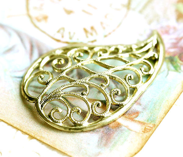 1pc Filigree golden tone leaf charm 35mm