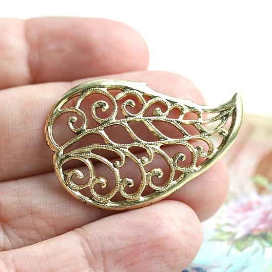 1pc Filigree golden tone leaf charm 35mm