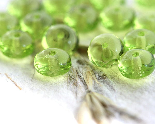 4x7mm Light green rondelle beads Green czech glass rondels - 25pc