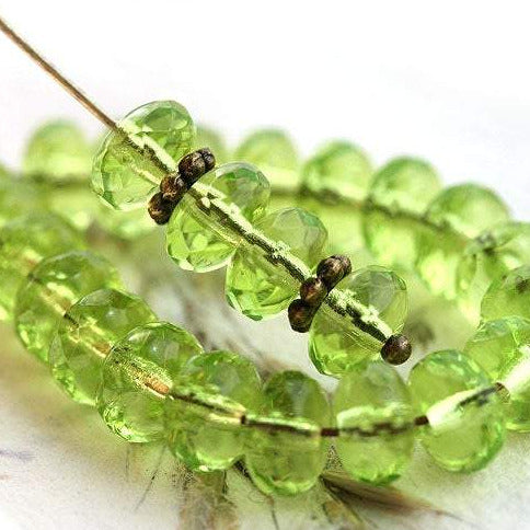 4x7mm Light green rondelle beads Green czech glass rondels - 25pc
