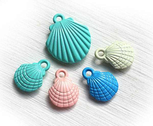 5pc Puffy Shells Charms mix, Painted Metal Casting